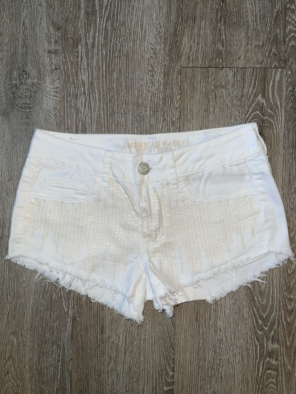 American Eagle stretch White Sequin Frayed Denim Shorts size 4 Y2K festival